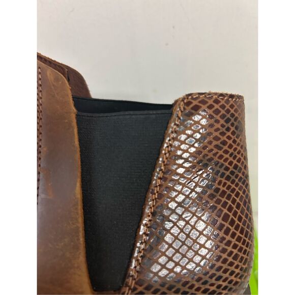 Clark’s ankle boots dark tan size animal size 10 elastic slip on - Picture 4 of 9